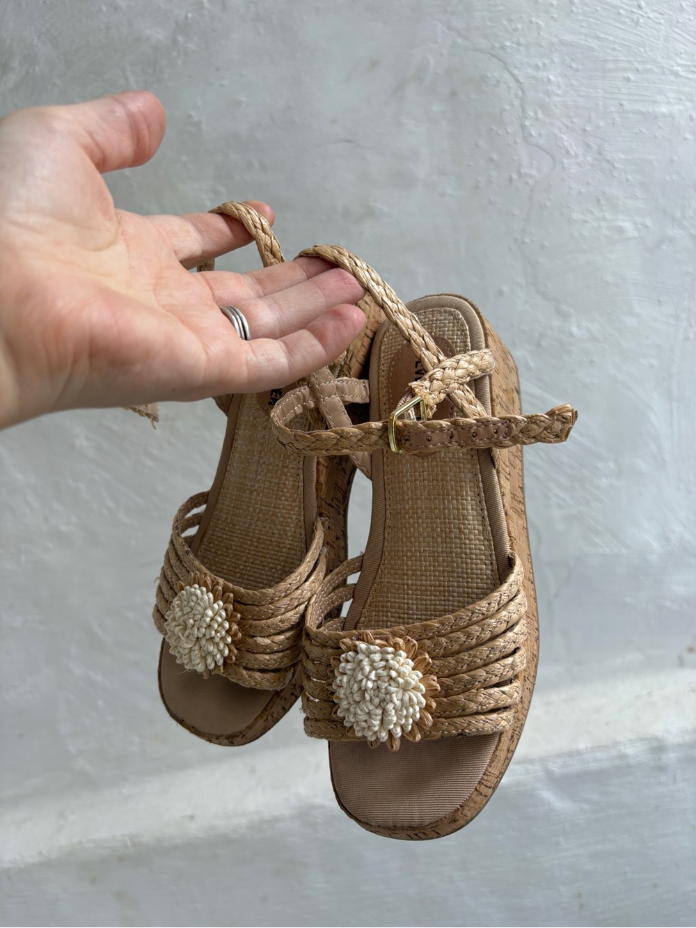 Girls' size 2 platform Steve Madden Gradyy Sandal - Picture 5 of 8